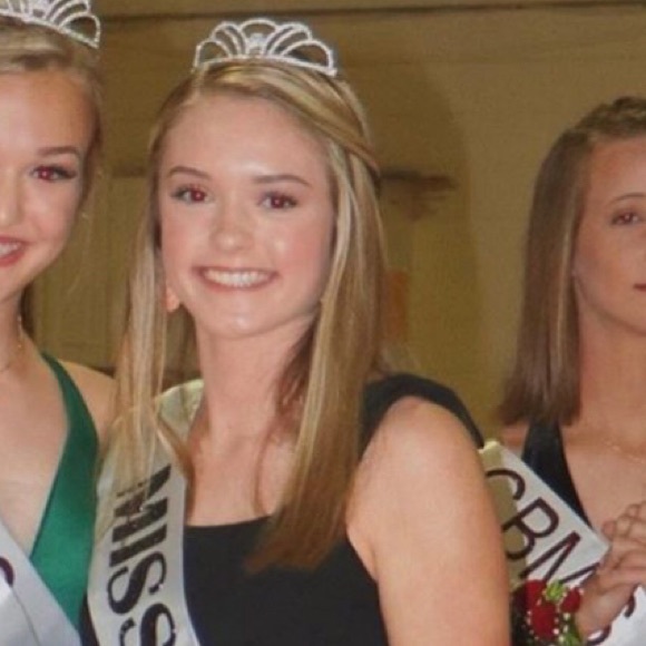 Meet your Posher, Alison - Picture 1 of 1